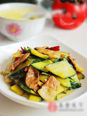 黄瓜炒肉片