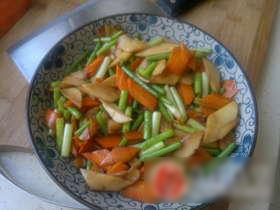 杏鲍菇炒蒜苔