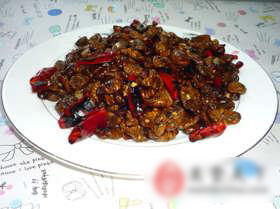辣椒炒蚕蛹