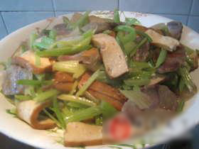 芹菜香干香肠