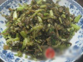 香芹炒酸菜