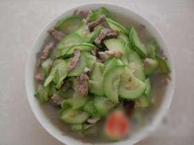 西葫芦炒肉丝