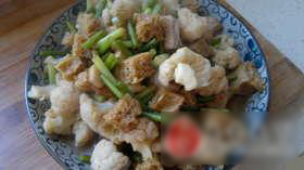 菜花炒面筋