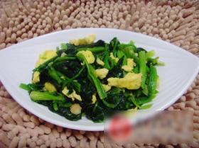 菠菜炒鸡蛋