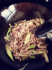 木耳肉丝面条怎么做 e484f692fe9b11e4b1b0e0db5512b208.jpg